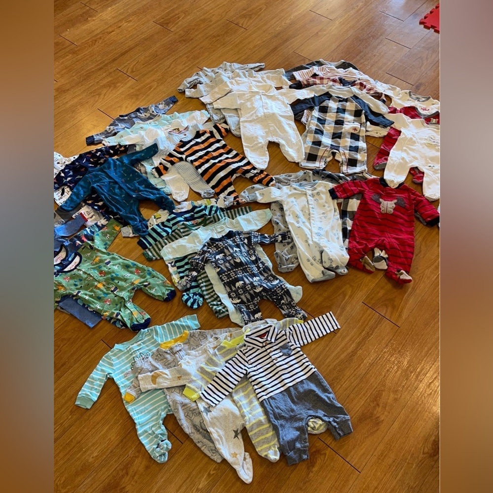 HUGE  BUNDLE BOY SLEEP AND PLAY  38 TOTAL Amazing Bundle could be pajamas